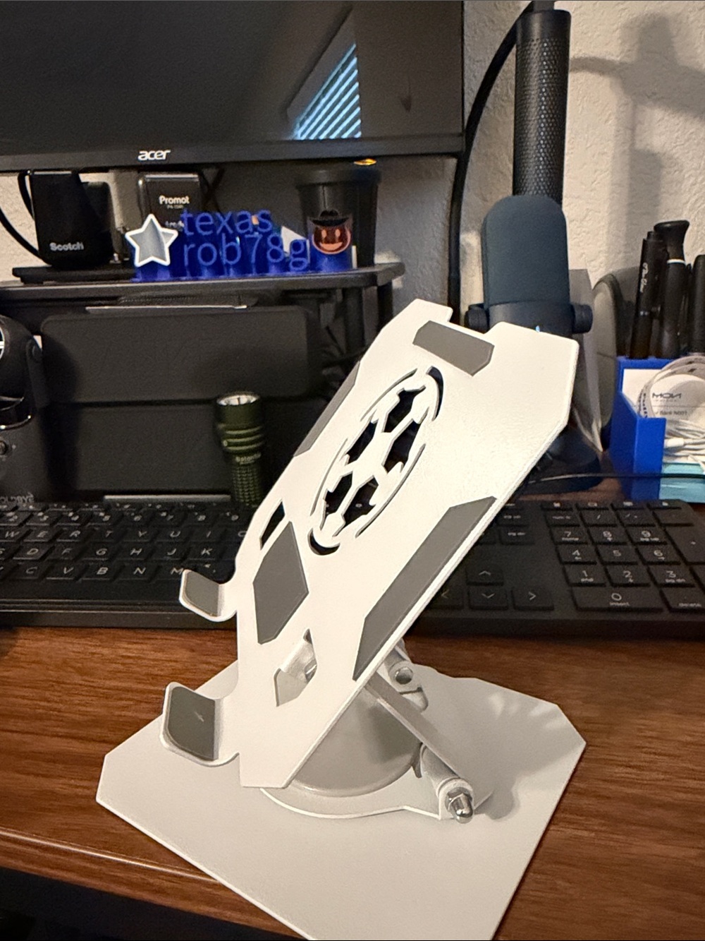 Adjustable Tablet Stand - Picture 3 of 5
